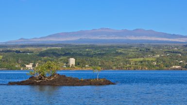 Things to do in Hilo, seeing Mauna Kea view from Hilo Bay